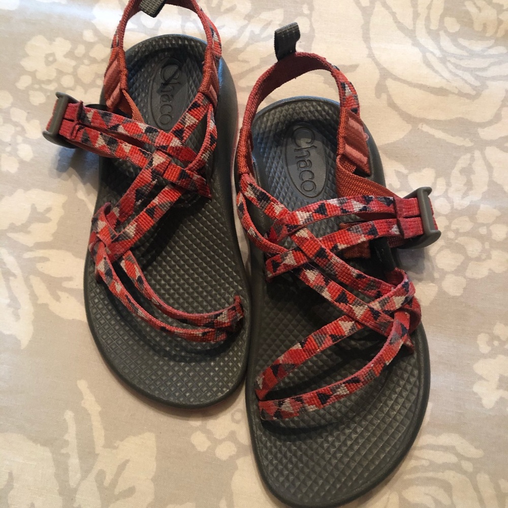 Girls Chaco sandals in like new condition